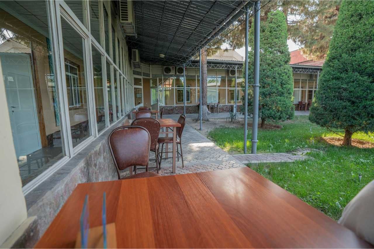 В аренду здание 3 800м² в Яккасарае — под гостиницу или учебный центр