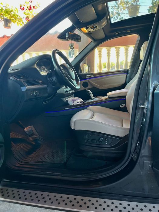 Vând bmw X5 2011 luna 12