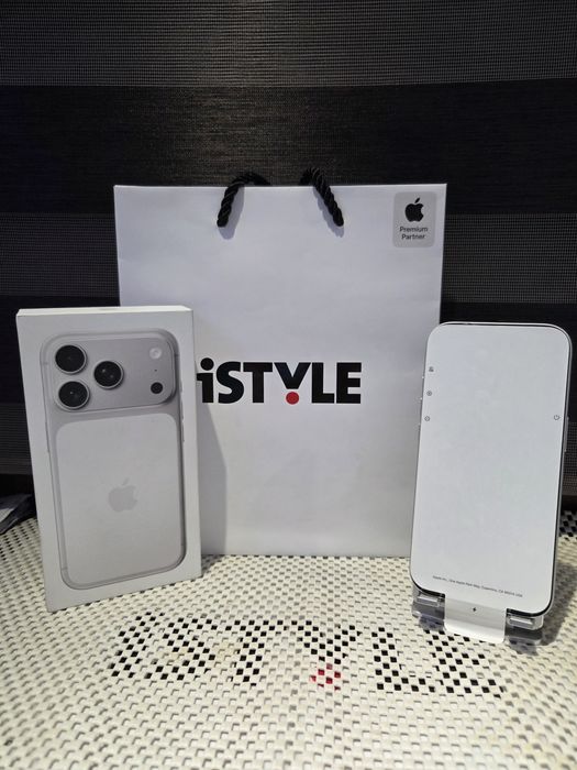iPhone 17 PRO, White/Silver, Neverlock, Garanție,  Model Europa CU Sim