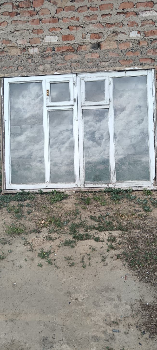 Продаю окна две штуки