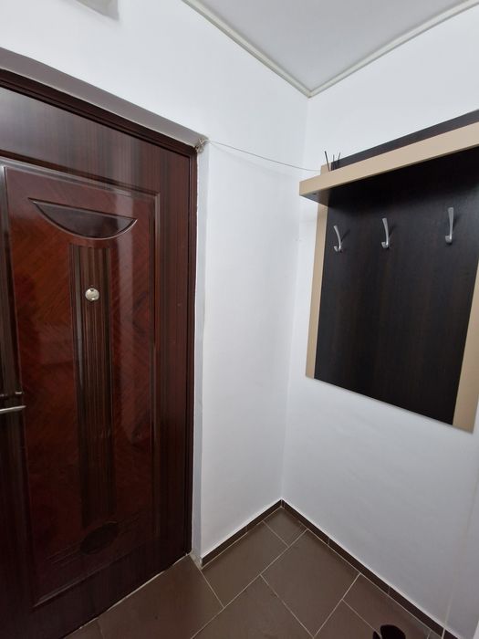 Închiriez garsonieră