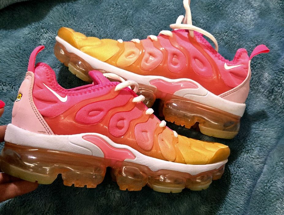 Nike Air Vapormax Plus pink оригинални дамски сникърси 38. Номер