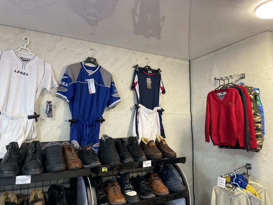 Echipamente sportive 19 ron buc stok mare