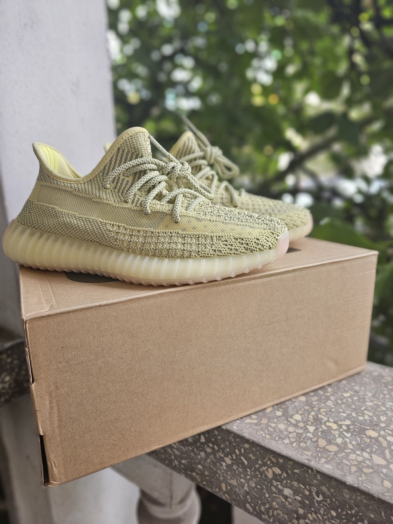 Vând Yeezy 350 Antlia Reflective