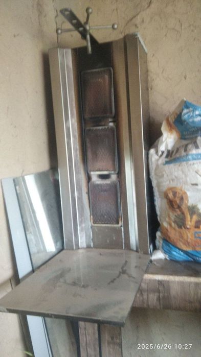 Lavash va fri apparat sotiladi hamma yoq yaxshi ishlab turgan apparat