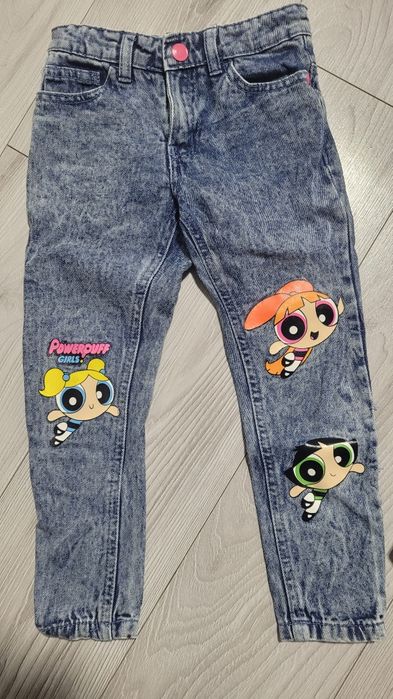 Costum de blugi fetite.