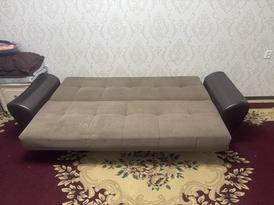 Продается диван.