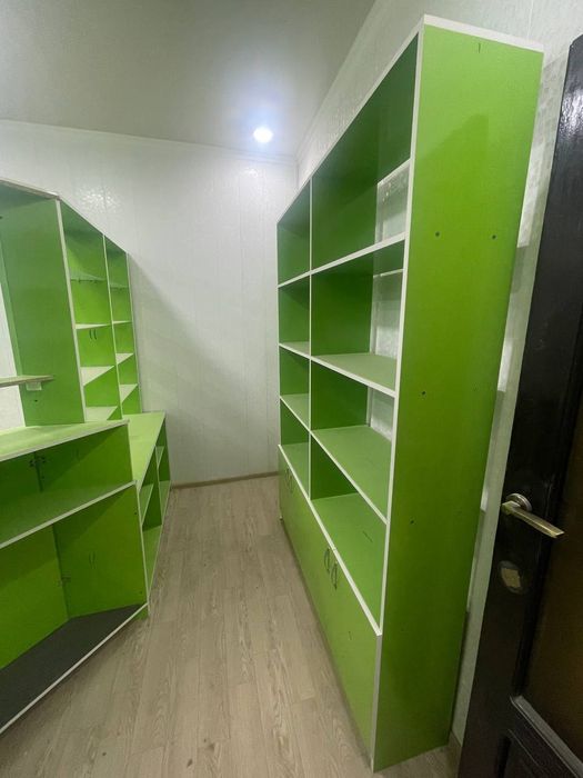 продаётся мебель для аптеки или магазина