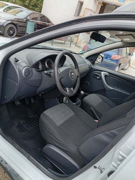 Vând Dacia Duster an 2013,motor 1.5 diesel ,aer condiționat , manuală