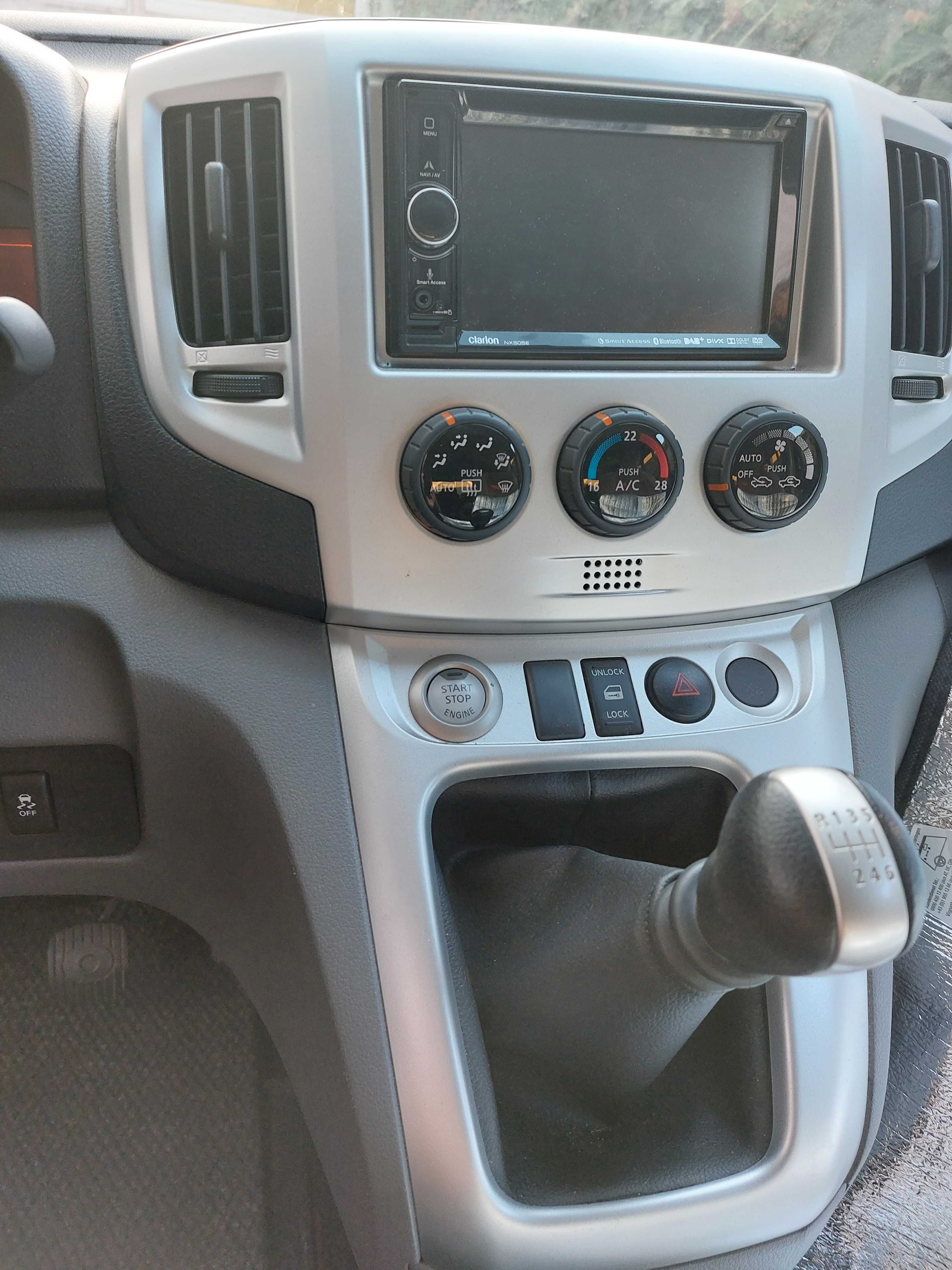 Nissan EVALIA NV 200