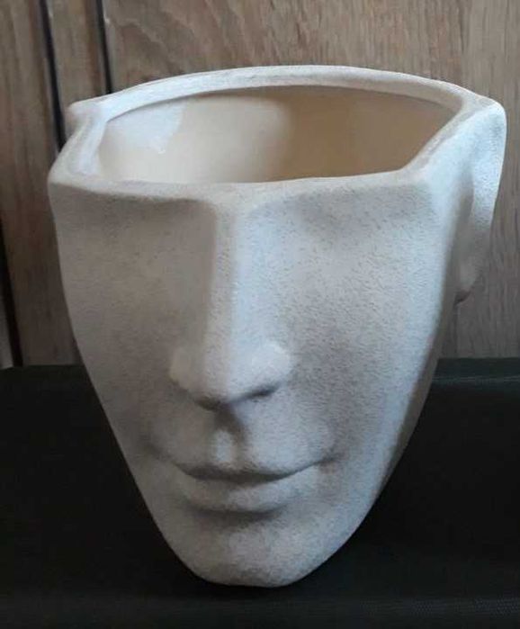 Vază decorativă în formă de chip