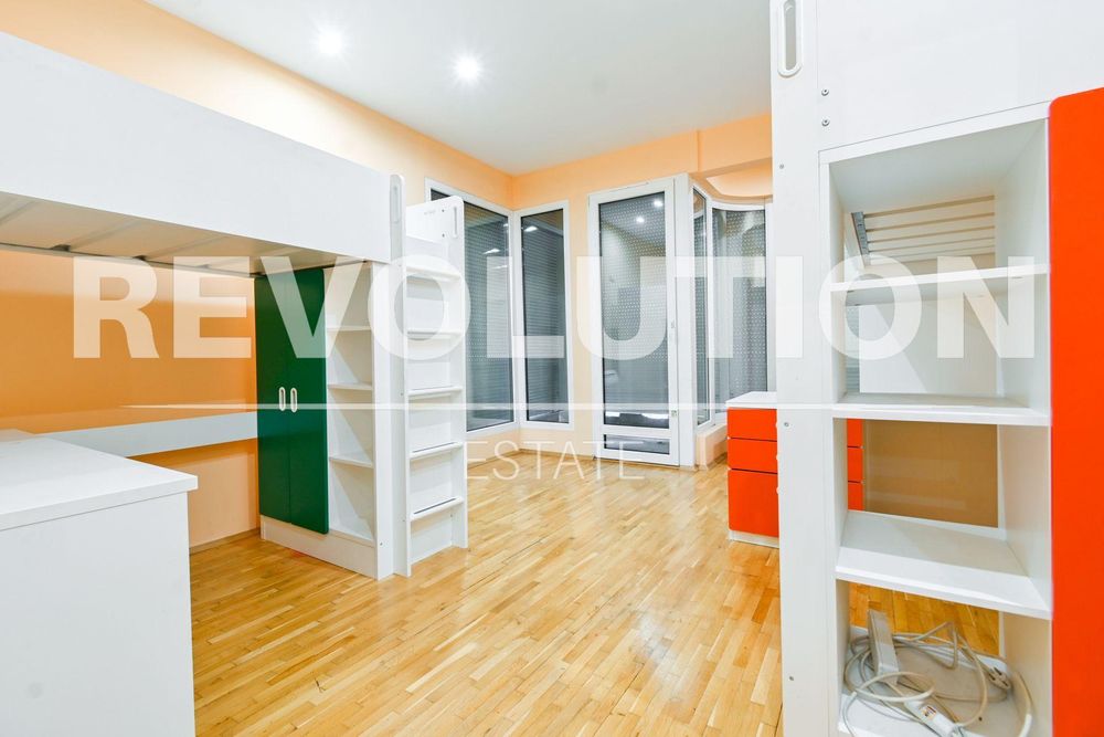 Продава се Четиристаен апартамент в София, Център - 199 кв.м за 3332 €/кв.м - Снимка #8