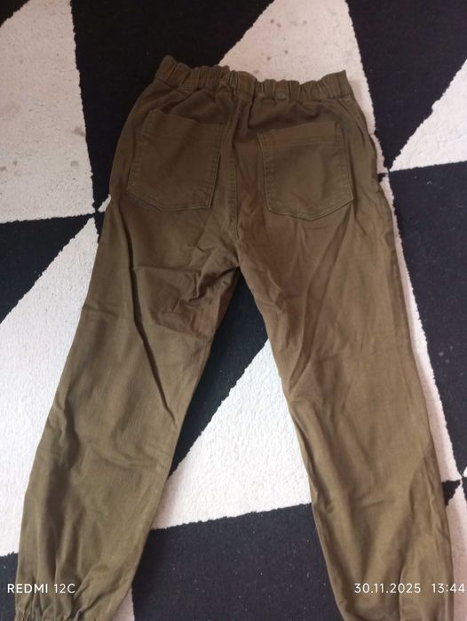 Дамски актуални дънки.