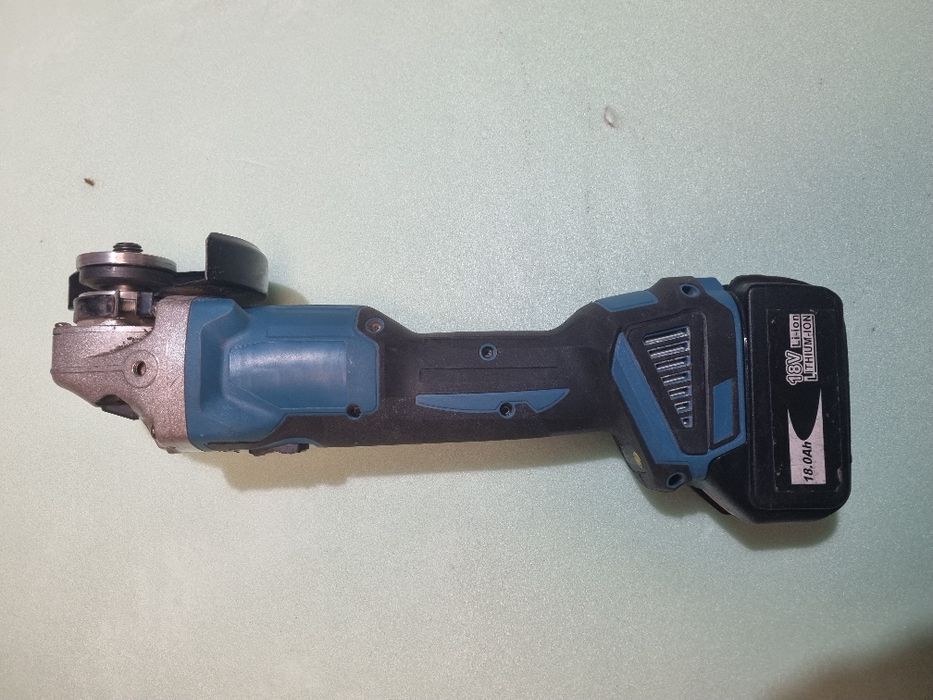 Flex pe acumulator Makia