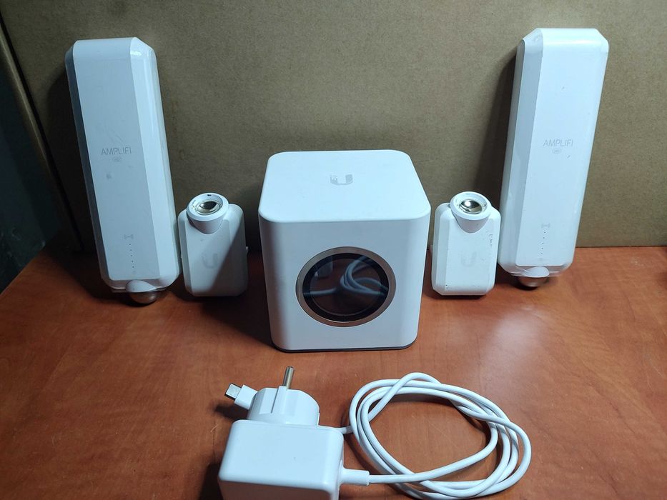 Sistem Wi-Fi Mesh UBIQUITI AmpliF HD Dual-band Gigabit MU-MIMO Touch