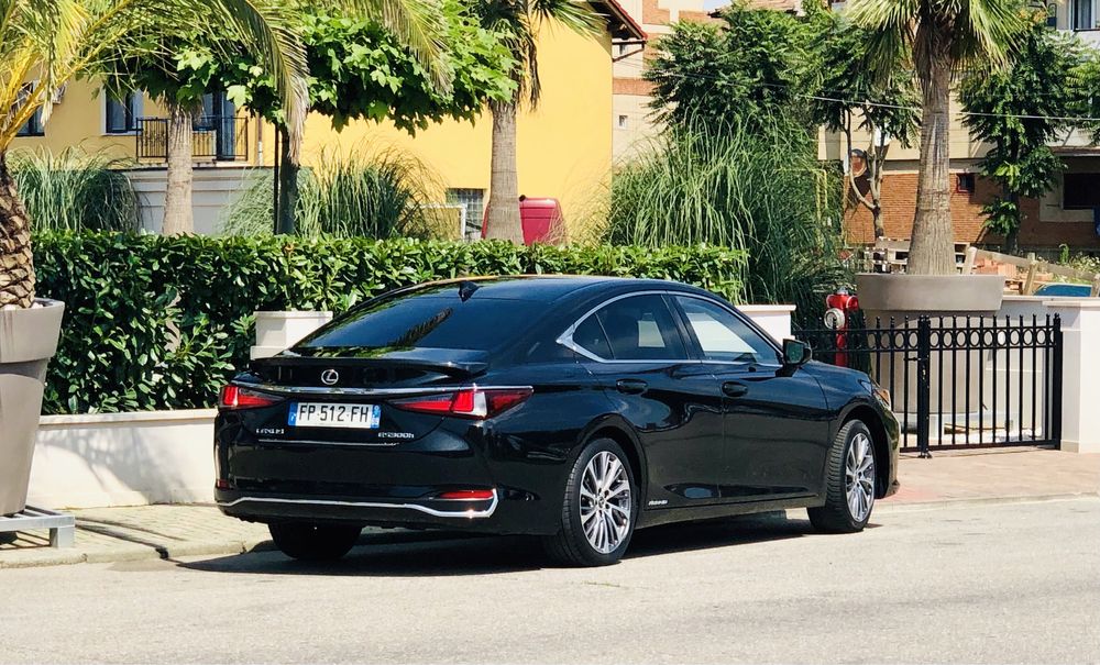 LEXUS ES 300h Hybrid