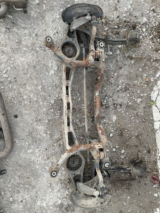 Части за пасат 6 /pasat 6 2.0 d 2005 г  ЗАДЕН МОСТ !