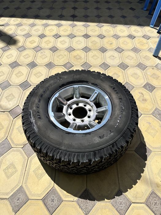 Диск 1 штук с шиной от hummer h2 размер шины 315/70/17