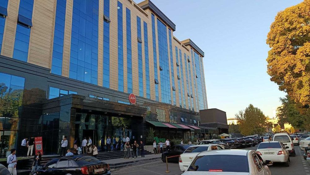 Помещение в Бизнес центре (на 2 этаже) West Minster  900 кв.м