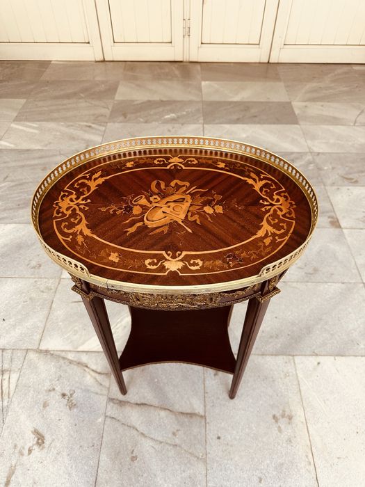 Френска антикварна масичка в стил Луи XVI (1890-1910)