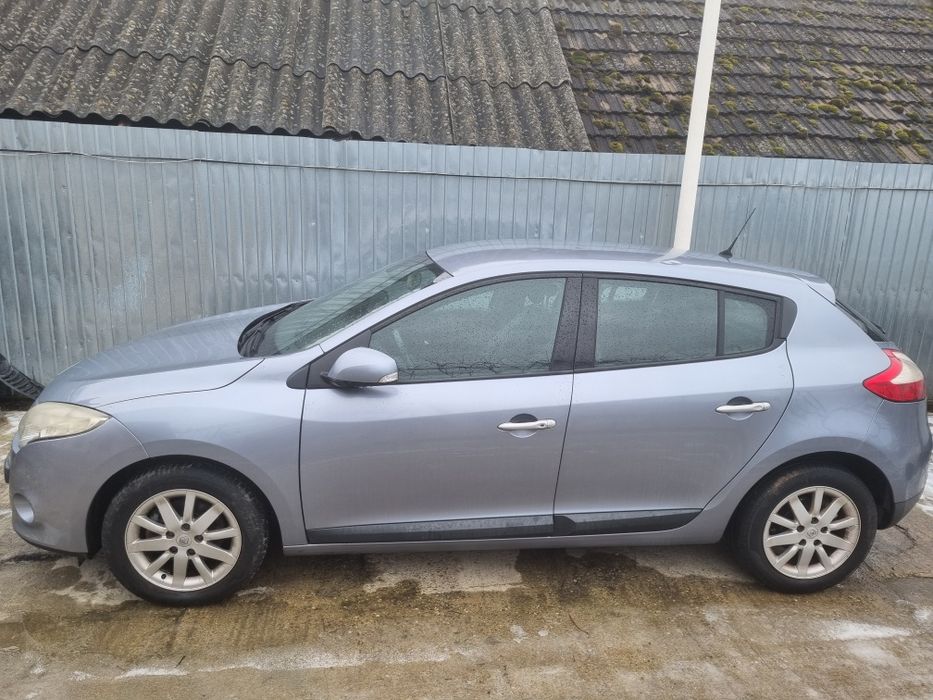 Cotieră față renault megane 3  2011
