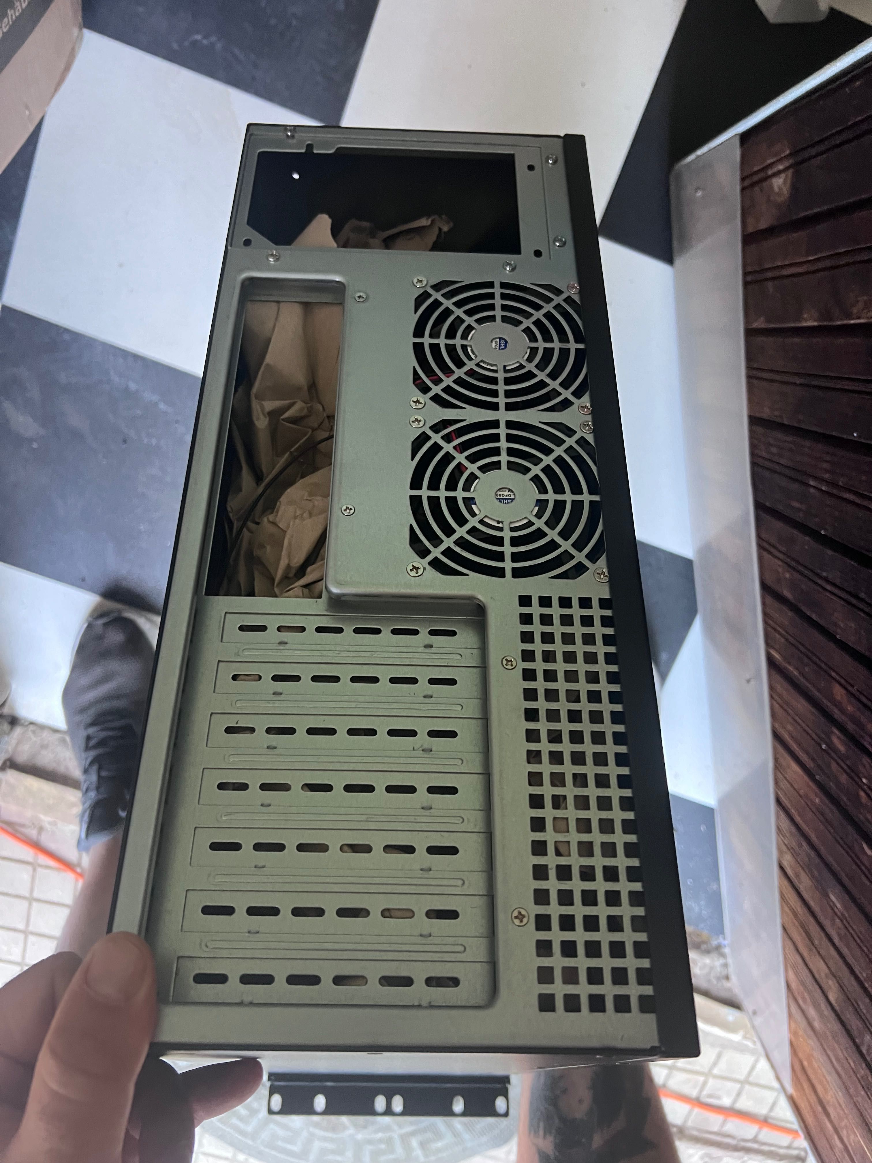 захранваща КУТИЯ INTERTECH 4U-4098-S, 4U, 19", ЧЕРНA