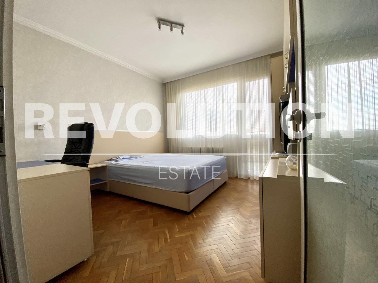 Дава се под наем Двустаен апартамент в Варна, Младост 2 - 55 кв.м за 400 € - Снимка #14