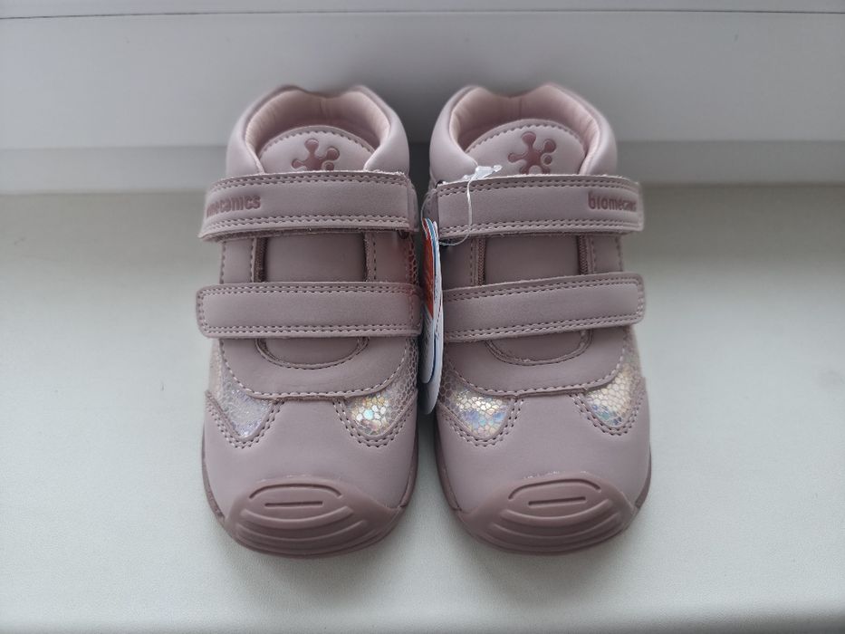 3 perechi de pantofi Biomecanics