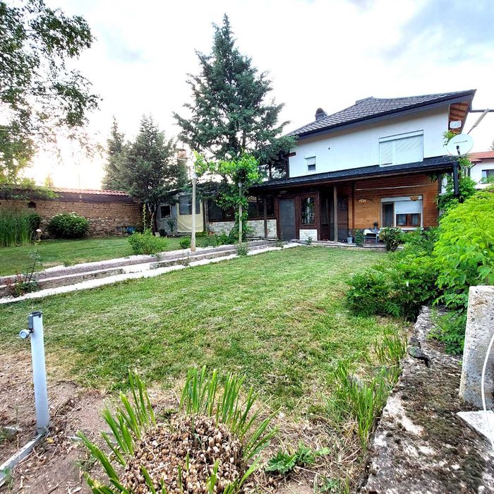 Продава къща / вила в село Остра могила, обл. Стара Загора