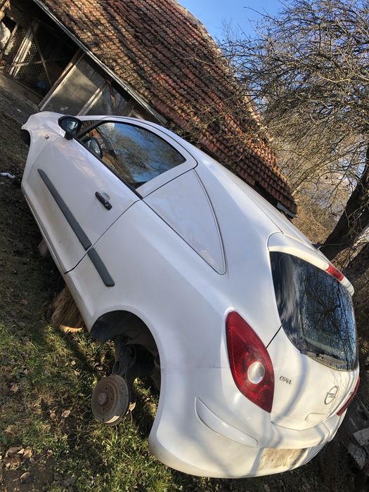 Opel Corsa D на части