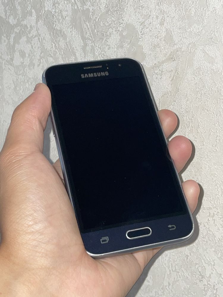 Samsung J1 (2016)