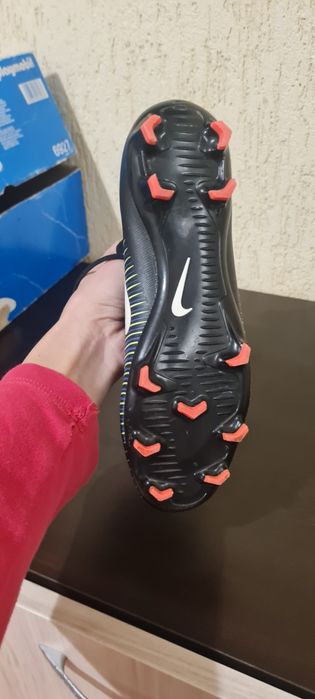 Детски футболни бутонки Nike Mercurial, 36 номер