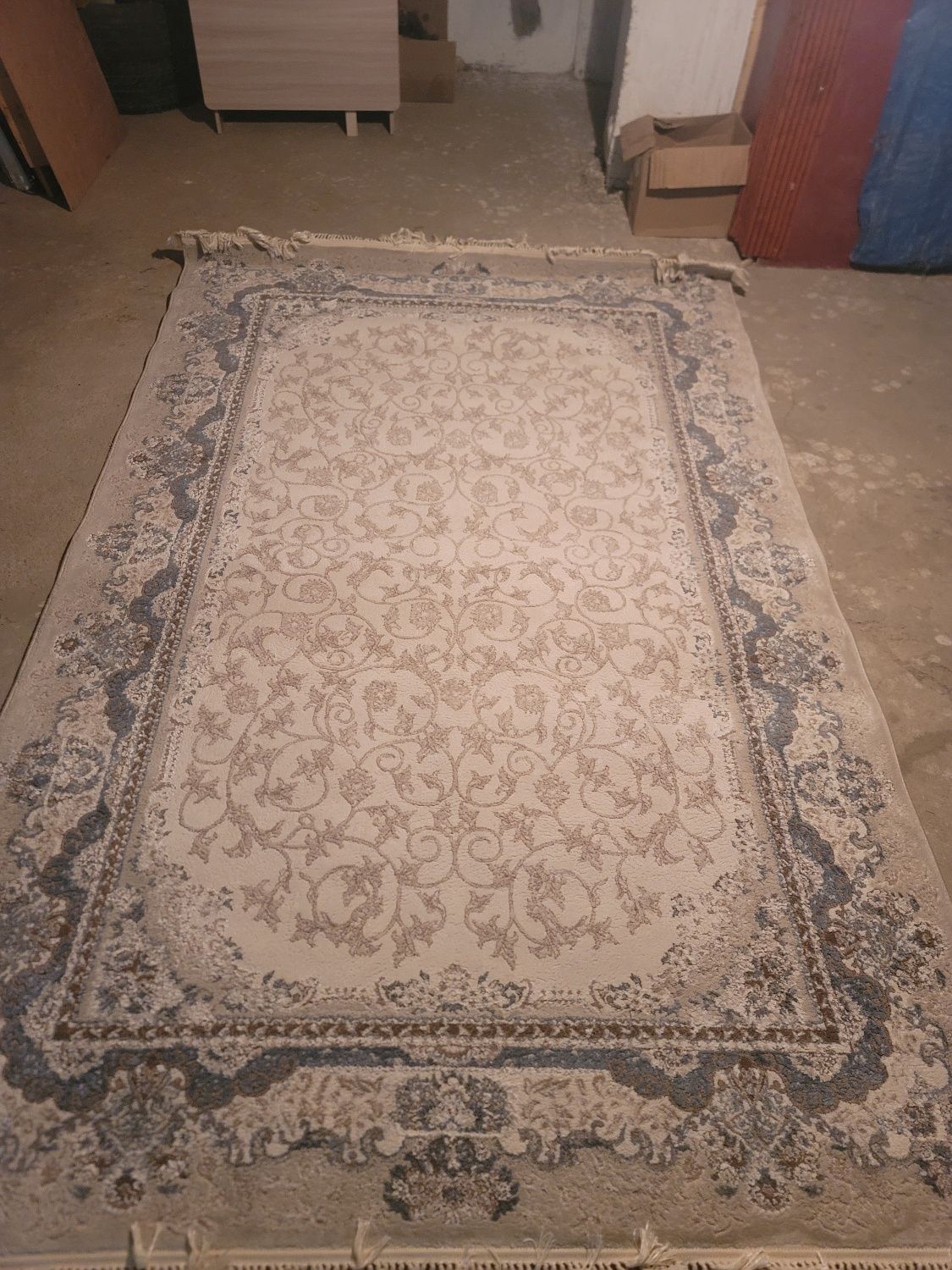 Продам б/у ковры