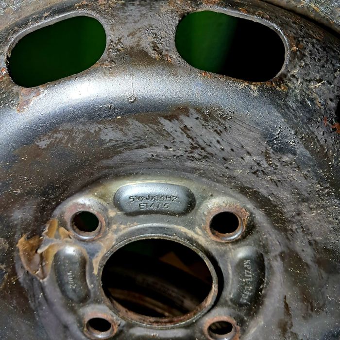 Vand roti cu cauciucuri de ford fista 2004