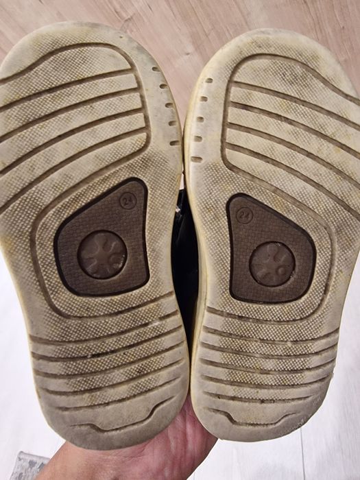 Кроссовки Next и ботинки Biomecanics