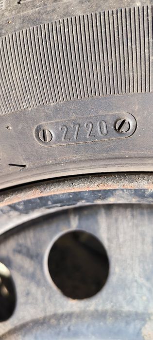 Продавам 4 стоманени джанти със зимни гуми 16 цола 5х108 .