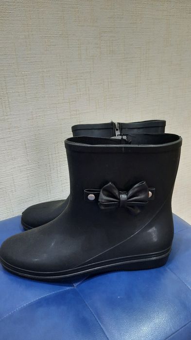 Женские сапоги резиновые