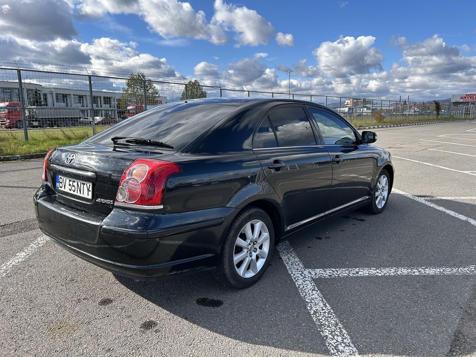 Vând Toyota Avensis 2.0