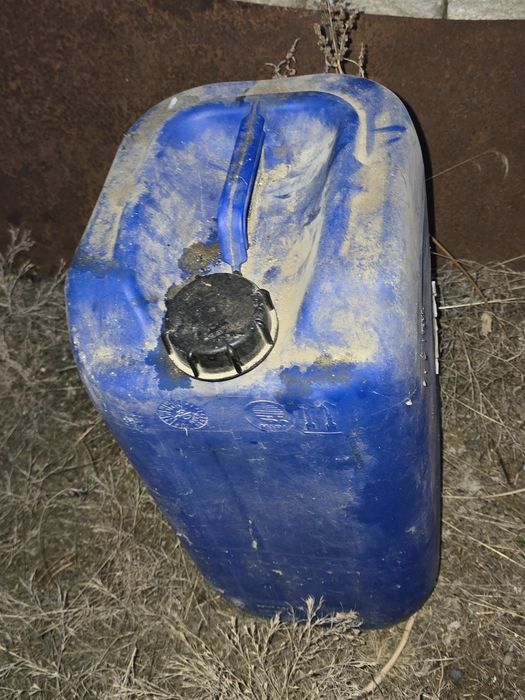 Пластиковая канистра