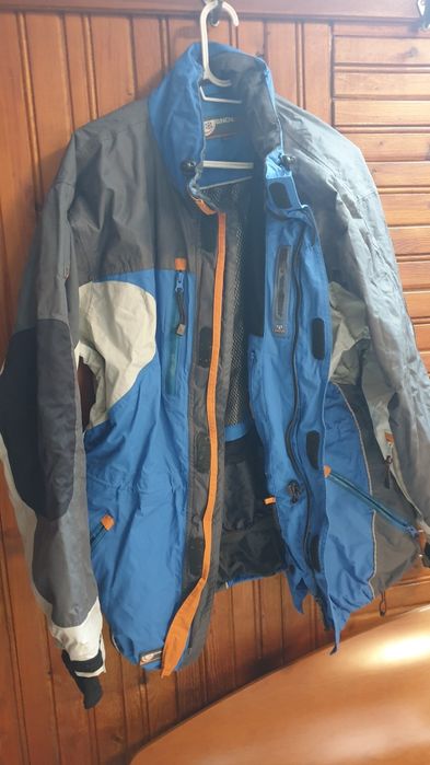 Яке за ски в синьо и сиво.Размер L