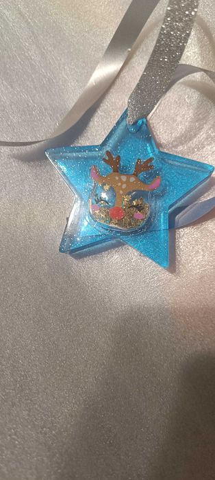 Елхичка от епоксидна смола