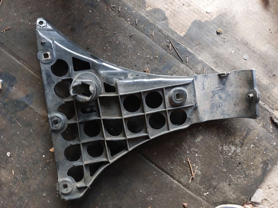 Държачи за броня е90 е91 бмв  2.0д 184кс bmw e90 e91 2.0d