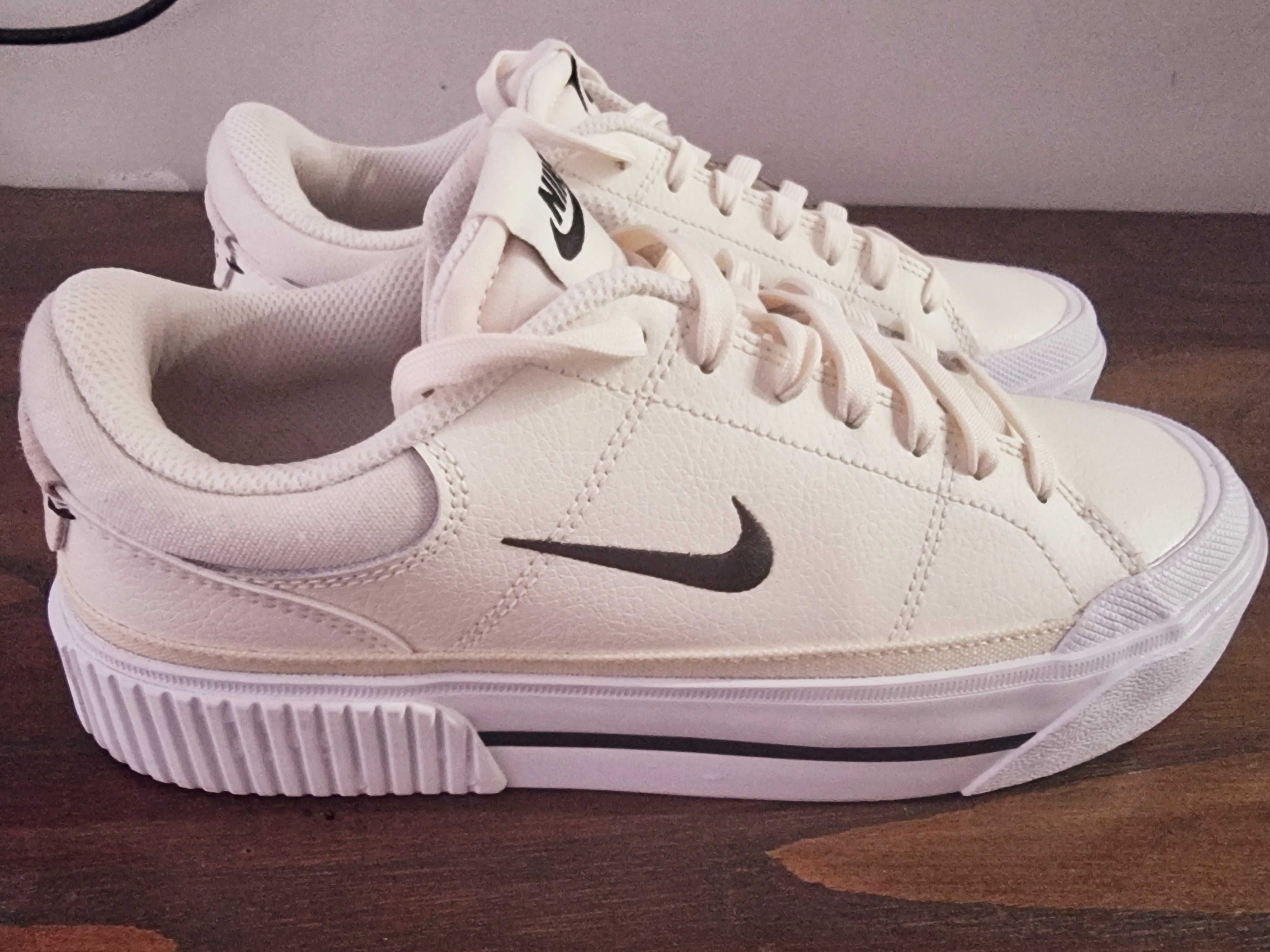NIKE Маратонки Кецове WMNS Court