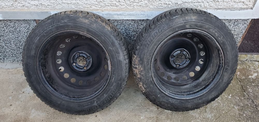 Продавам джанти с гуми за Нисан, Рено, Дачия и тасове за Нисан