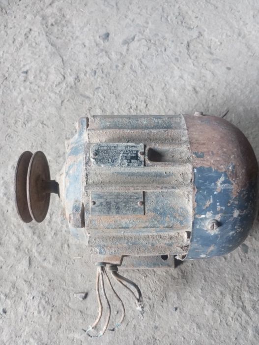 Мотор сотилади . Ишлайди