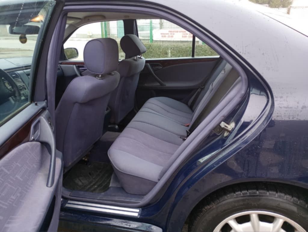 Mercedes w210  2001Г