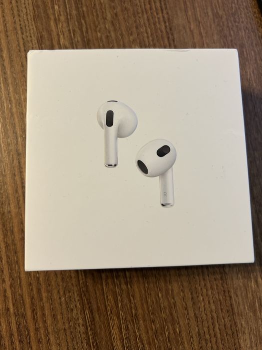 Apple AirPods 3 (2022)