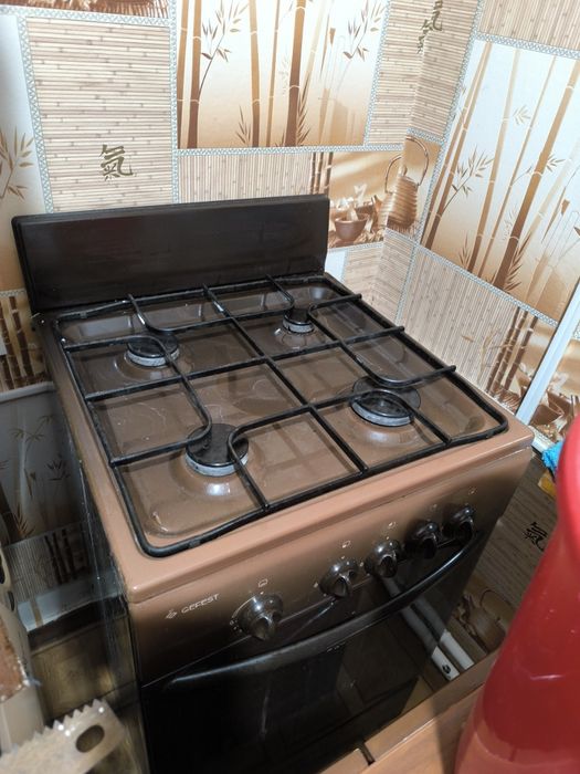 Продам газовую плиту Гефест!