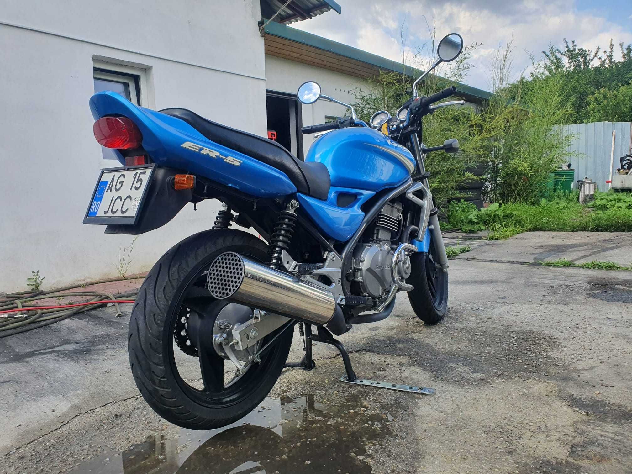 Motocicleta kawaski ER5