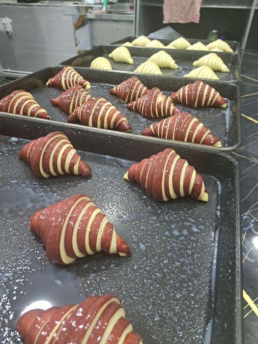 Выпекаем булочки и круассаны